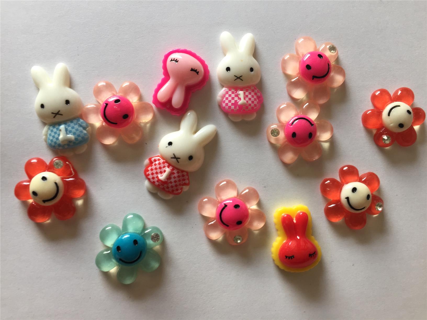 20 pcs Mix flower and rabbit cabochon flatback Decoration 20 pcs Mix flower and rabbit cabochon flatback Decoration