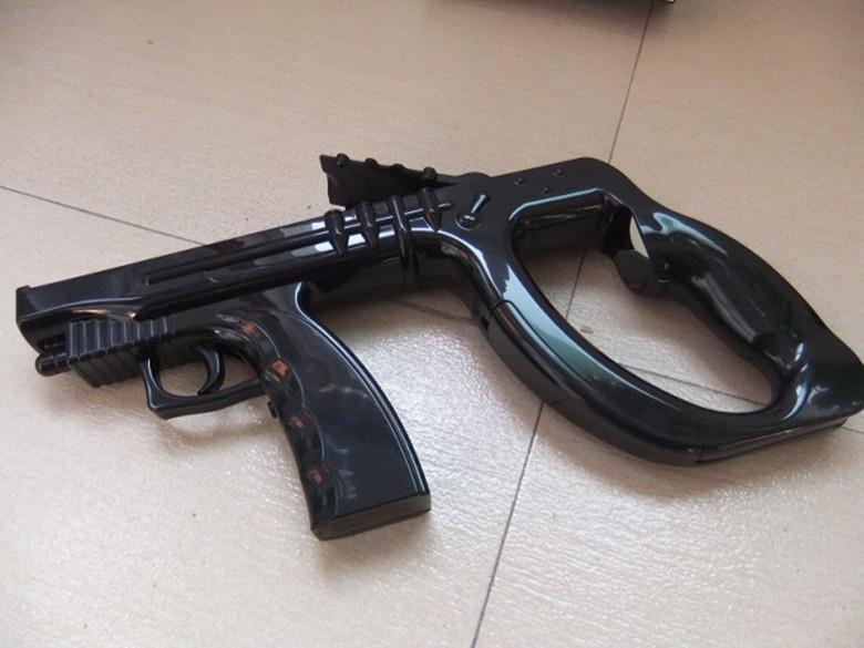 Betop Wii Zapper Gun in Black (end 8/14/2019 115 PM)