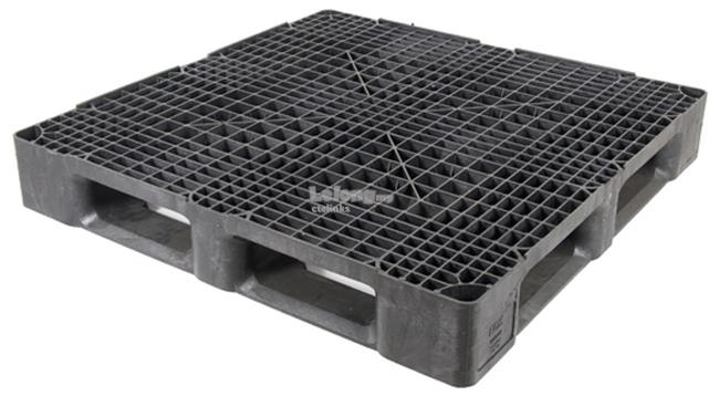 Used Plastic Pallet - 43" x 43" Used Plastic Pallet - 43" x 43"