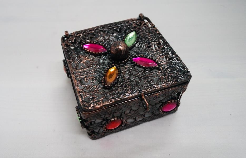 Square Metal Box with Acrylic Gems Square Metal Box with Acrylic Gems