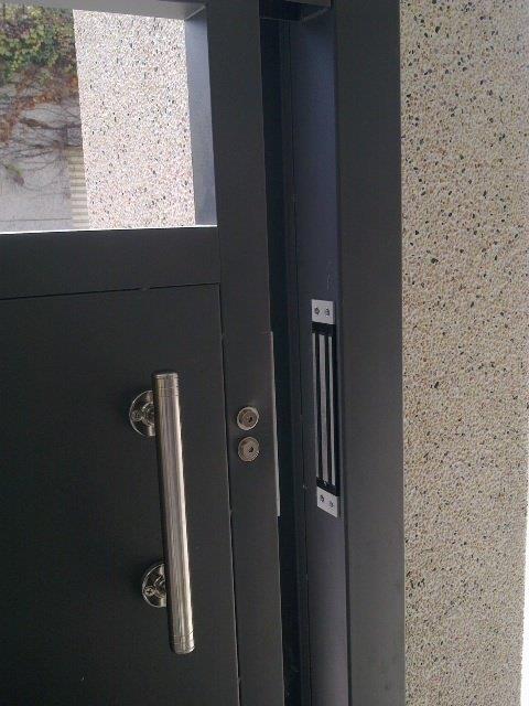 180kg 350lb Hidden Electric Magnetic Lock For Sliding Door