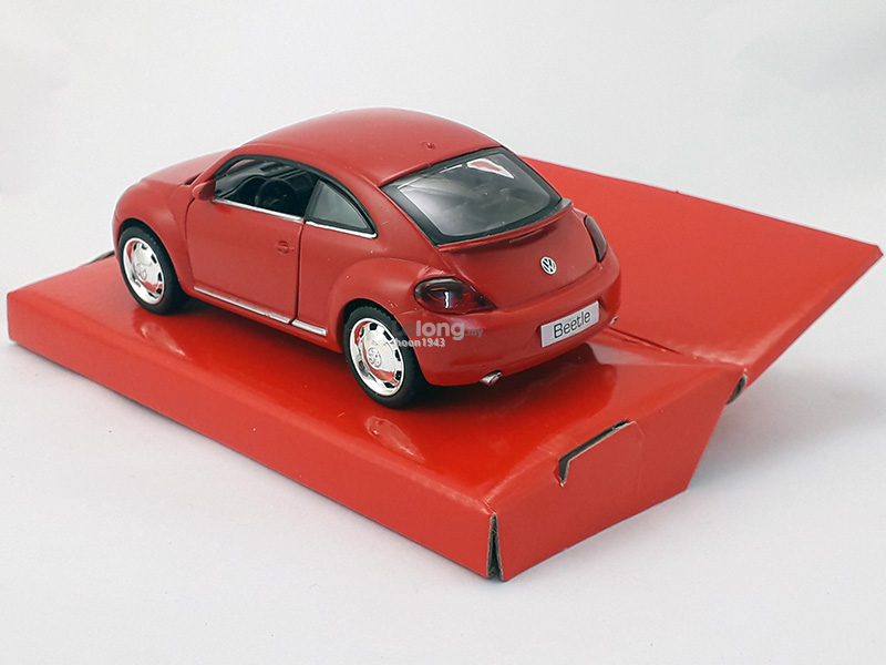 2012 Volkswagen New Beetle 1:36 Diecast Metal Collection Car
