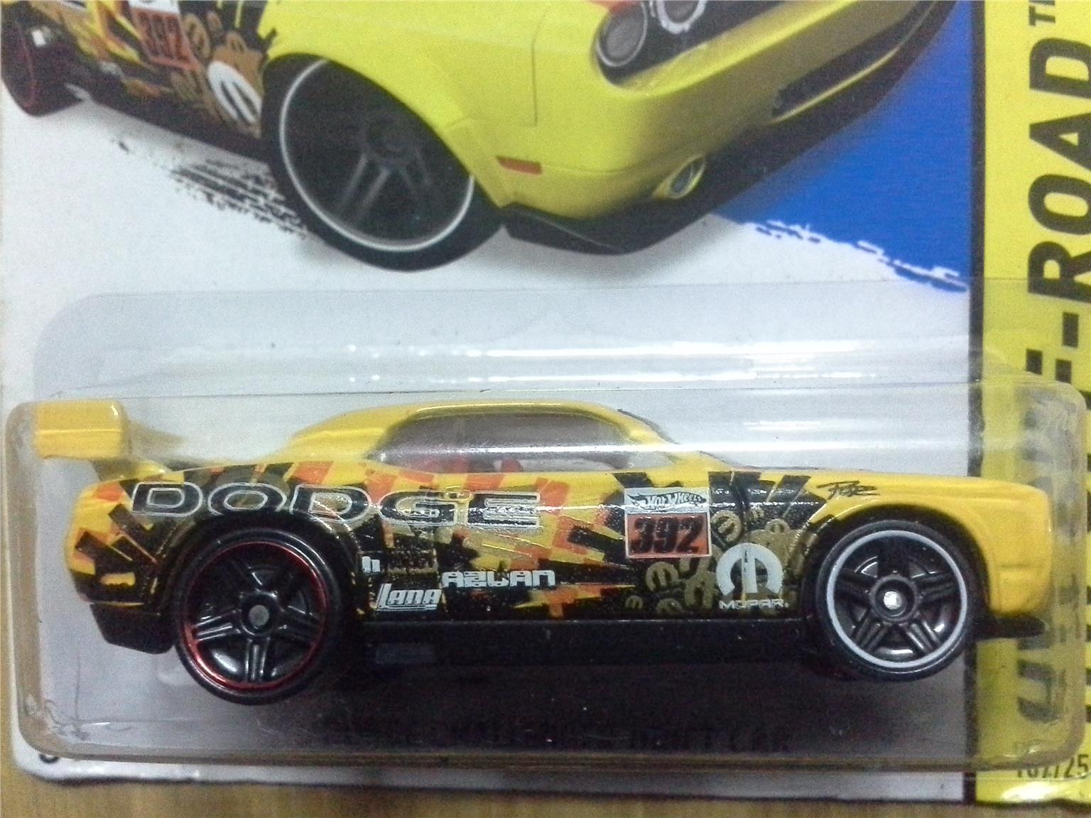 Машинка hot Wheels dodge Challenger