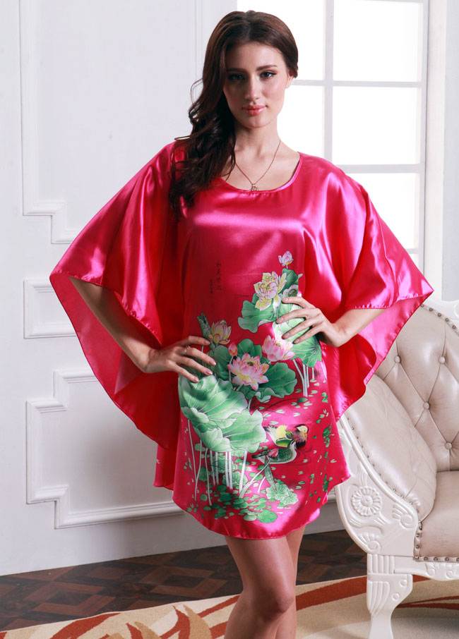 Appealing Butterfly-Shape Dress Pyjamas With Maroon & Flowery Design