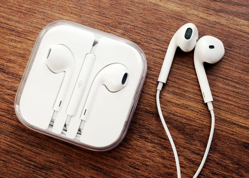 Apple Earpod stereo in-ear headphon (end 10/10/2018 9:39 AM)