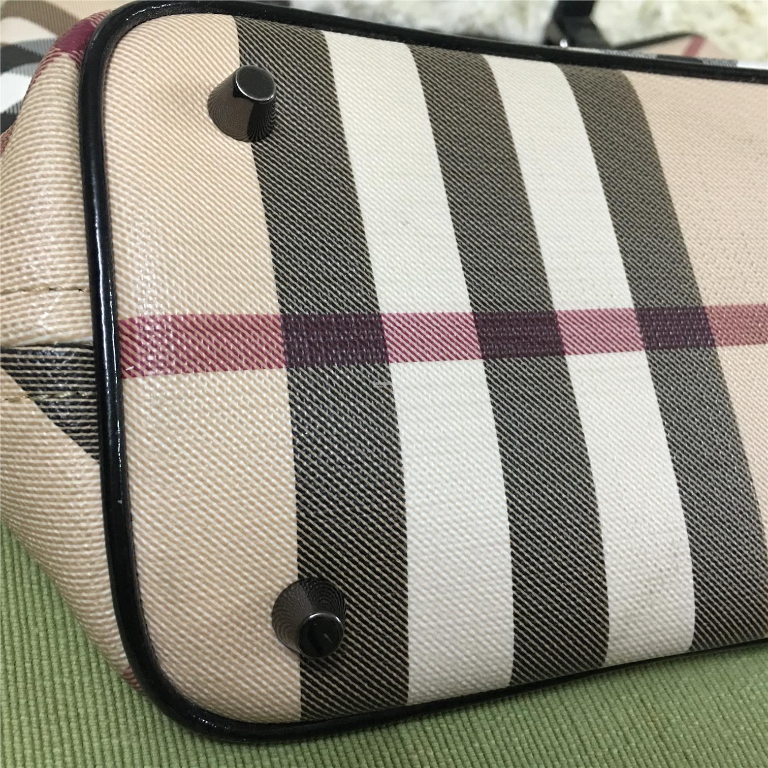 burberry purses 2017