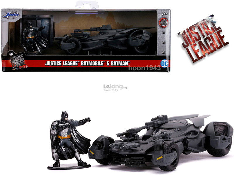 Batman &amp; Batmobile 2017 Justice league Batmobile w/ Batman Figure