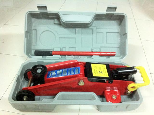 Car Hydraulic Floor Jack 2 Ton With End 7 14 2021 12 00 Am
