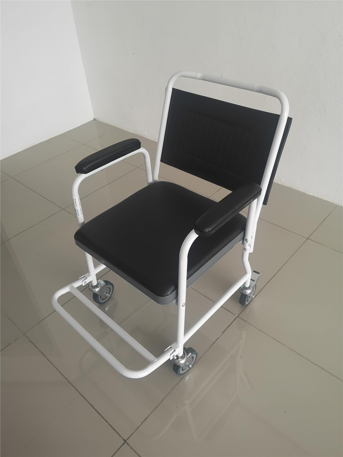 Commode chair ada roda leg rest back rest in Bukit Mertajam