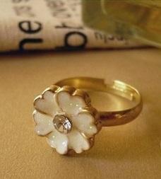 French Romantic Glaze Flower Ring Daisy Ring