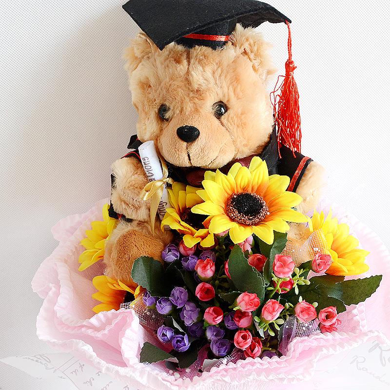 graduation flowers with bear