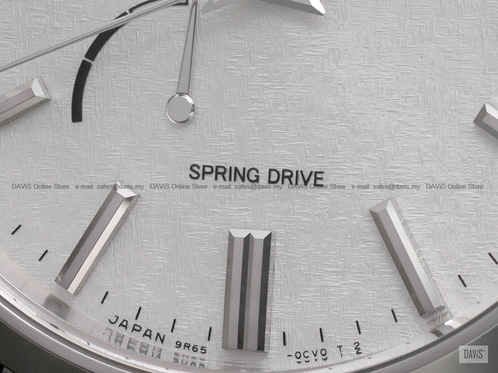 Grand Seiko SBGA465 Heritage Spring Drive Date Bracelet Silver White