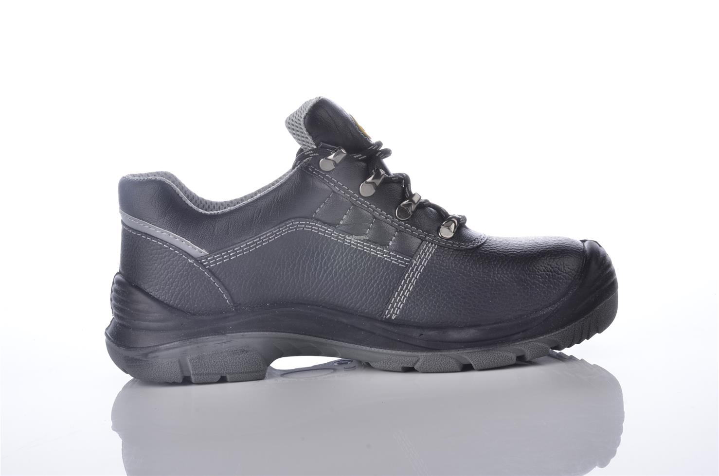 Insulation shoes  marine safety equi end 2 25 2021 11 15 AM 