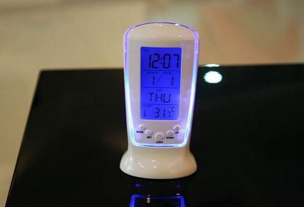 Led Alarm Digital Desk Clock With We End 4 15 2018 2 Pm Led Alarm Digital Desk Clock With Weather Temperature