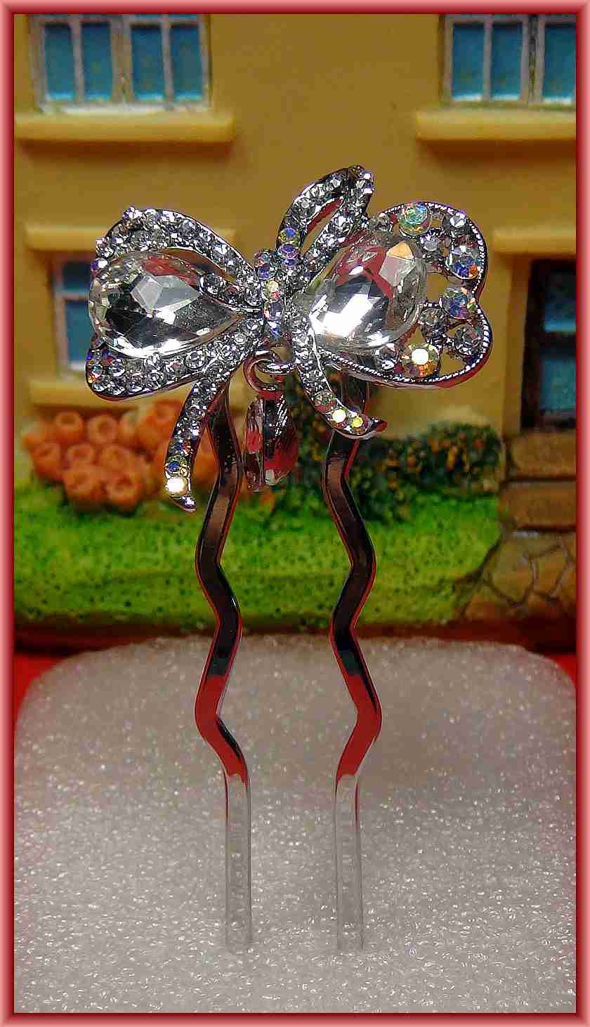 Lovely Silver Ribbon Crystal Hairpin