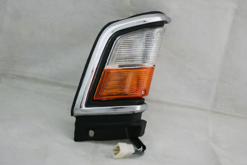 Mitsubishi Galant Sigma 78-79 A131 A133 Corner Lamp