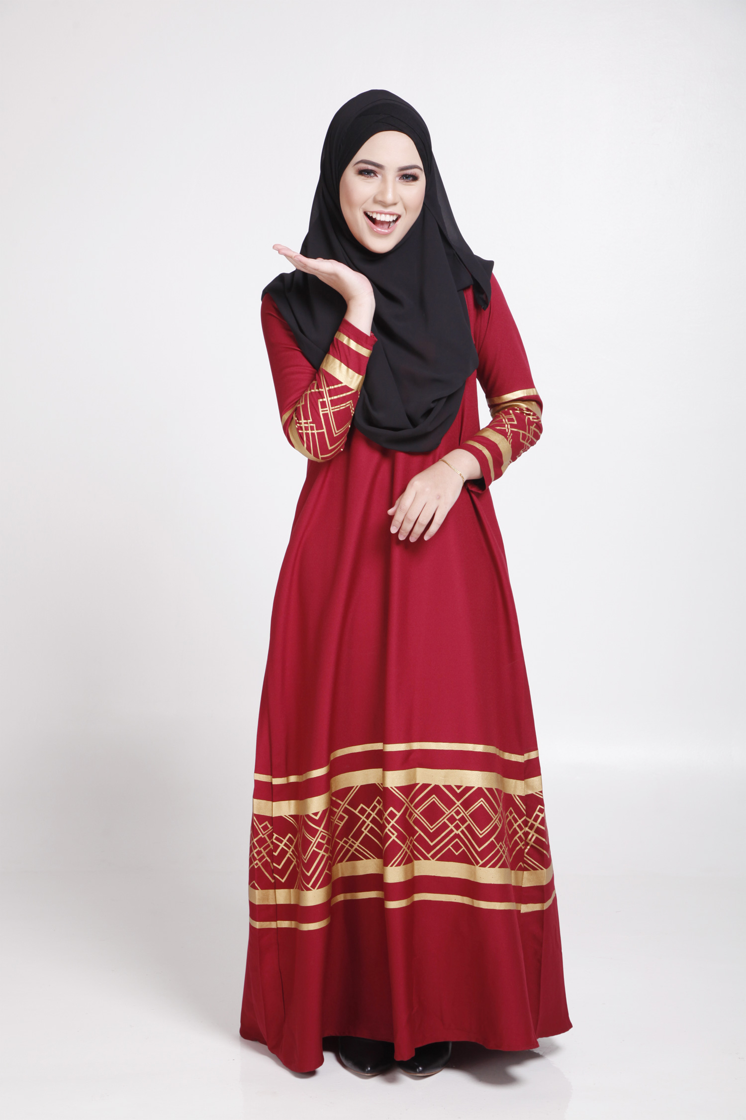 MODERN LONG SLEEVE GOLD CURVE JUBAH  end 7 21 2020  9 39 PM 