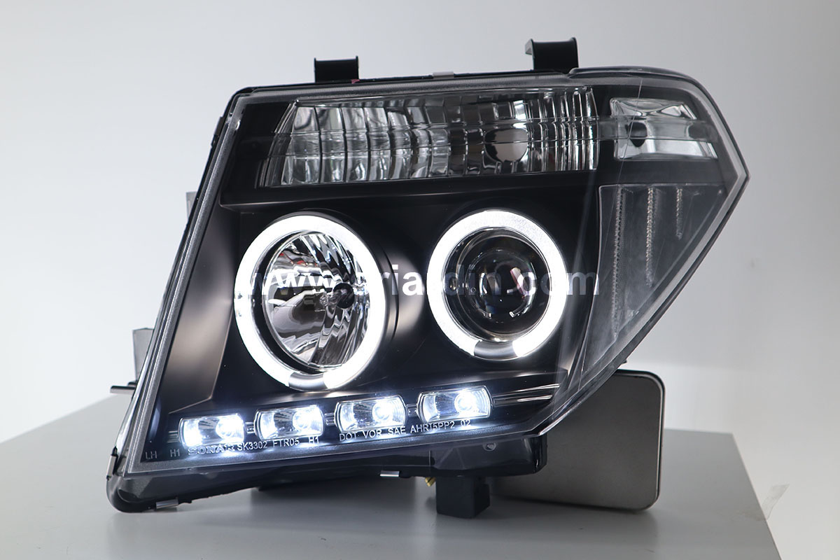 Nissan Navara D40 05-09 Black Projector Head Lamp w Ring &amp; LED