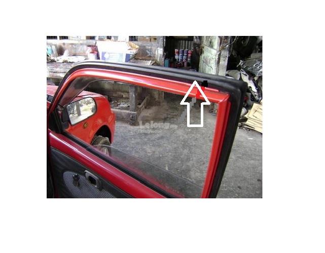 Perodua Kancil Door Weatherstrip Front RH/Getah Pintu