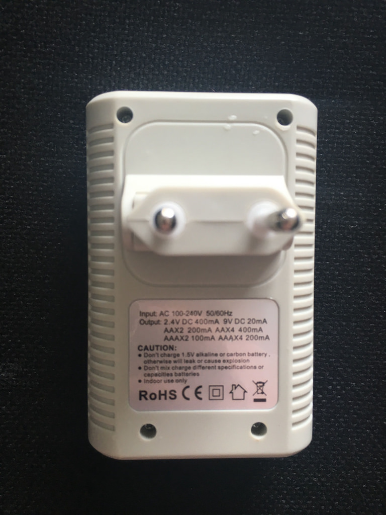 Rechargeable Battery Charger for AA,AAA and 9V chargerable battery