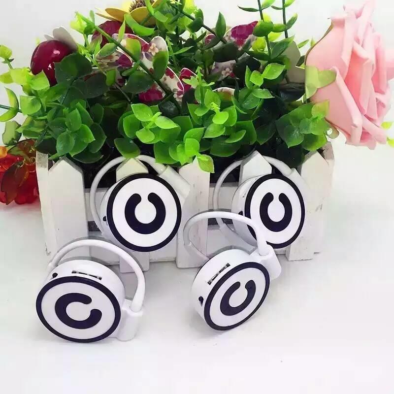Small Cute MP3 PLAYER TF Card WITH HOOK