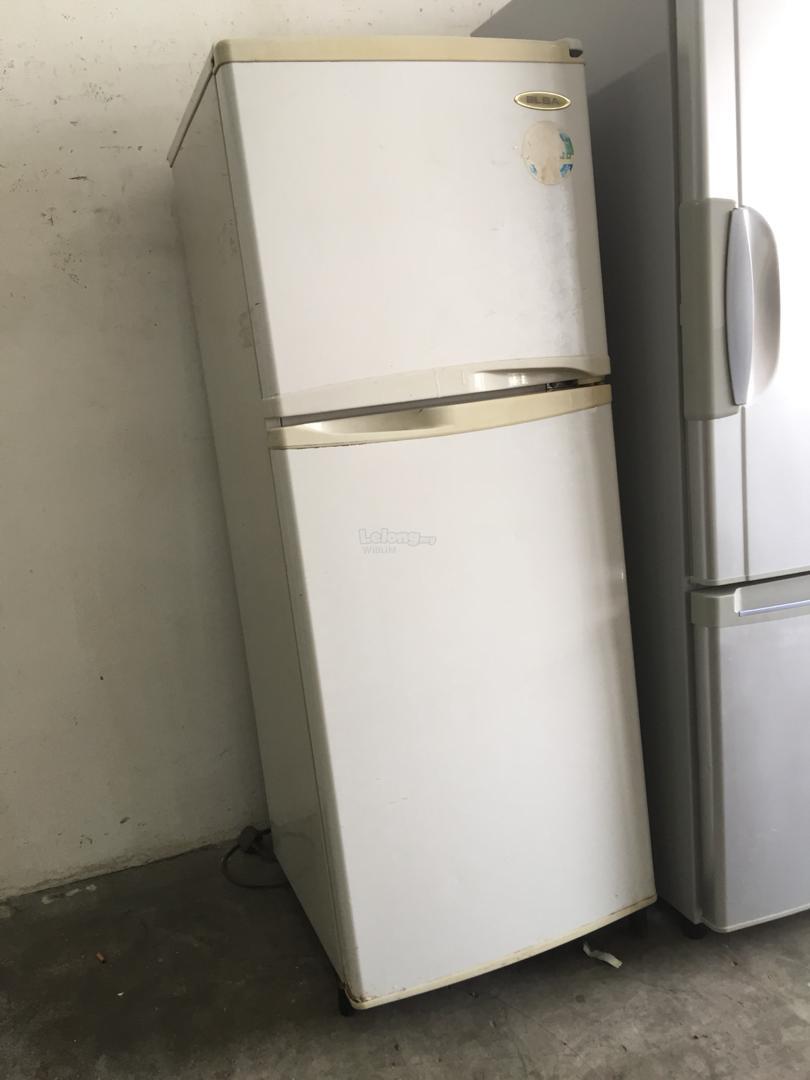 Small Fridge Elba Refrigerator Free end 11 21 2021 8 44 AM 