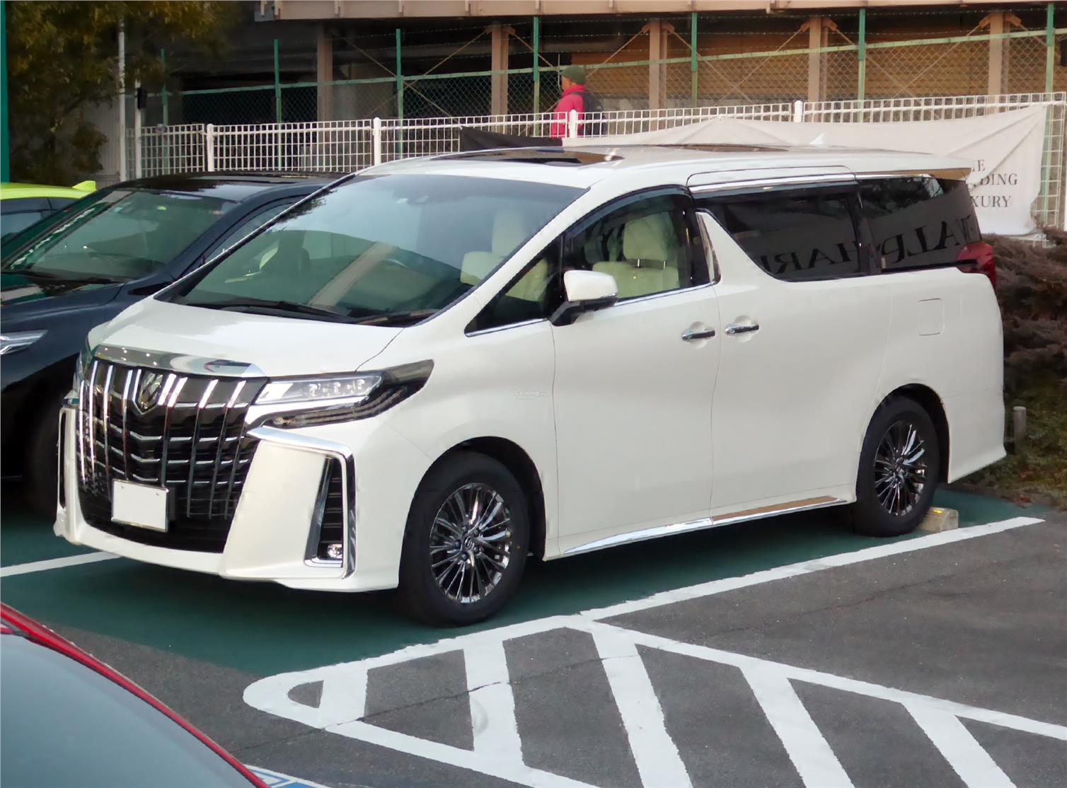 TOYOTA ALPHARD AHN30 2.5 LIQUI MOLY (end 11/15/2019 5:15 PM)