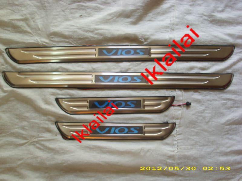 Toyota VIOS '08 Door / Side Sill Plate With LED Light [4pcs/set]