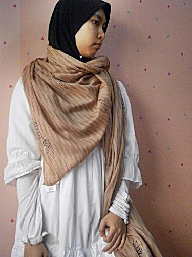 UNIQLO SHAWLS / HIJAB FOR WOMEN - Br (end 4/16/2017 5:15 PM)