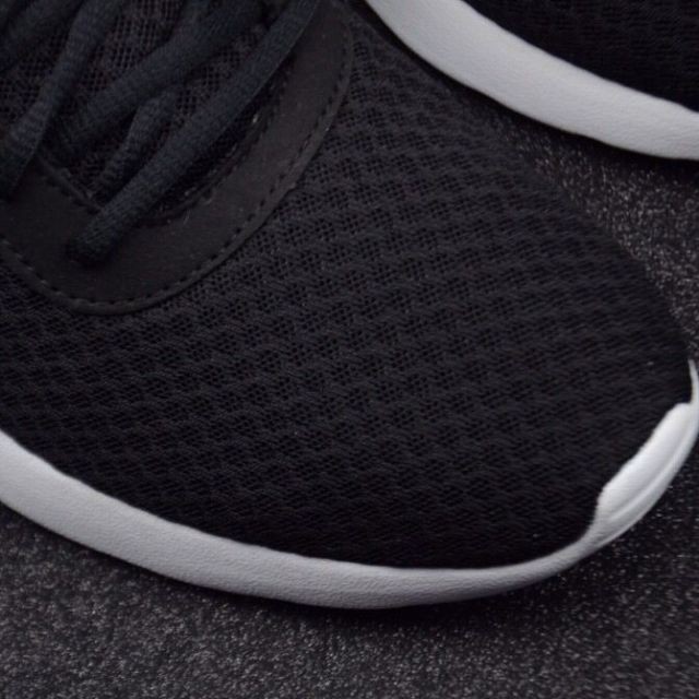 white roshe runs mens