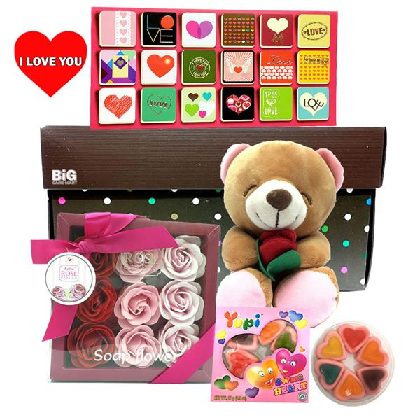 Valentine''s Gift Bear + Box Roses + Card