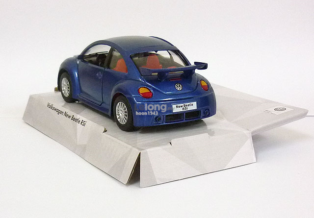 Volkswagen New Beetle RS i (1/32) scale model car