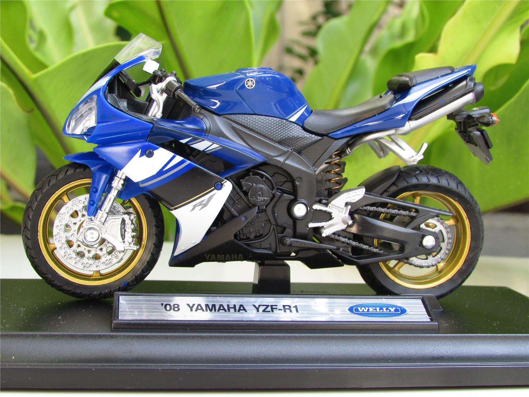yamaha r1 toy model