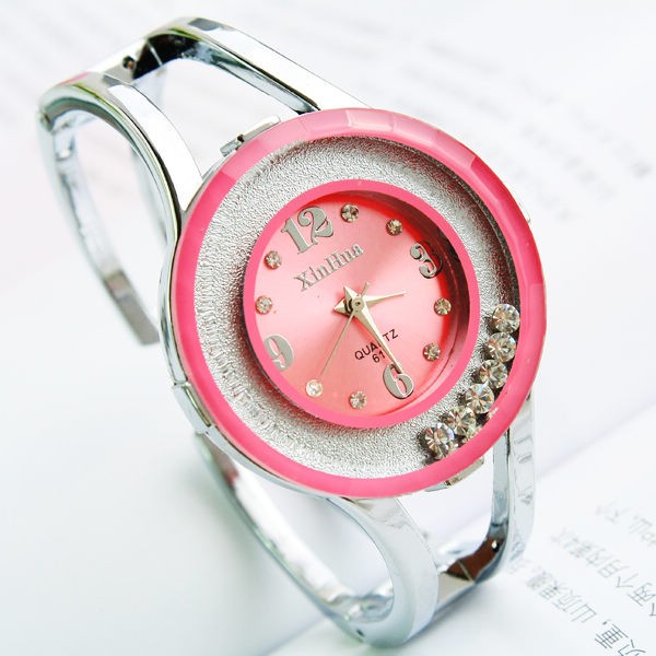 XinHua Women's Fashion Quartz Bangle Bracelet Watch