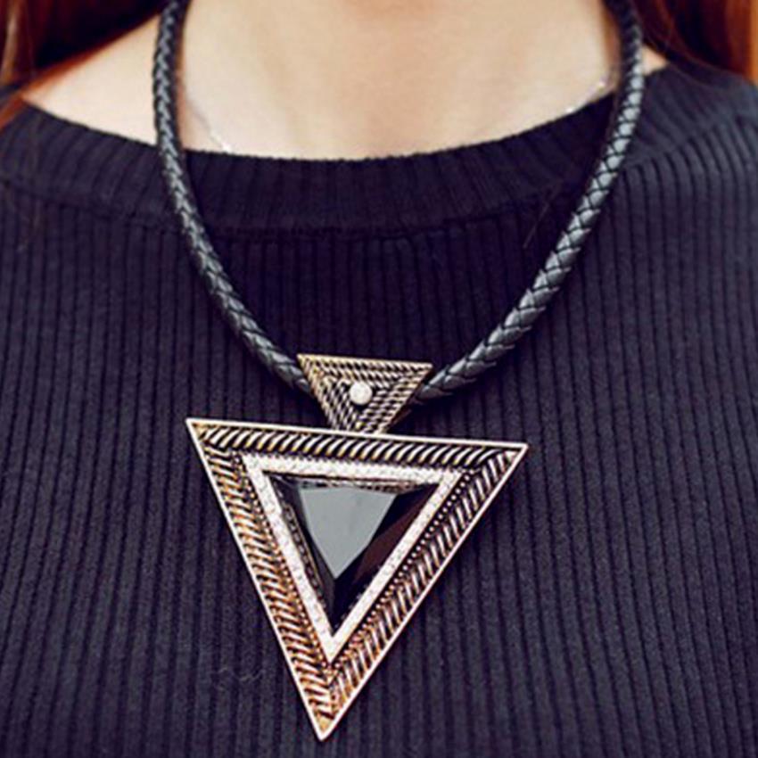 YOUNIQ-Basic Big Triangle Gemstone Gold Geometric Statement Necklace